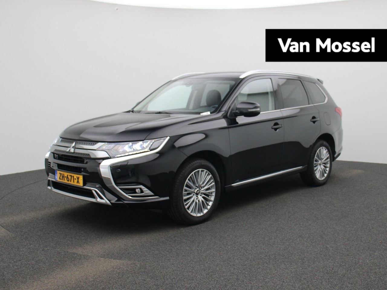 Mitsubishi Outlander - 2.4 PHEV Intense AWD | VERWACHT | TREKHAAK | STOELVERWARMING | KLIMAATREGELING | CRUISE CO - AutoWereld.nl