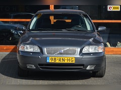 Volvo V70 - 2.4 | Cruise-Control | Stoel verwarming | Trekhaak 1800KG | Bluetooth telefoon & Streaming