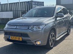 Mitsubishi Outlander - 2.0 PHEV Instyle Navi Pano Clima Leer Voll