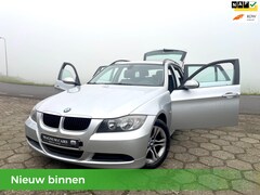 BMW 3-serie Touring - 318i Business Line NAP 6Bak Scherm Navi