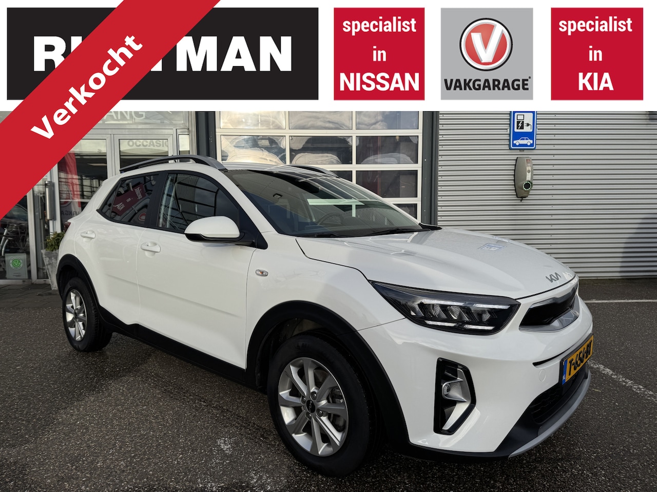 Kia Stonic - 1.0 T-GDi MHEV DynamicLine Automaat - AutoWereld.nl