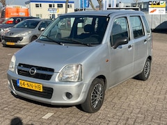 Opel Agila - 1.0-12V Essentia €850.