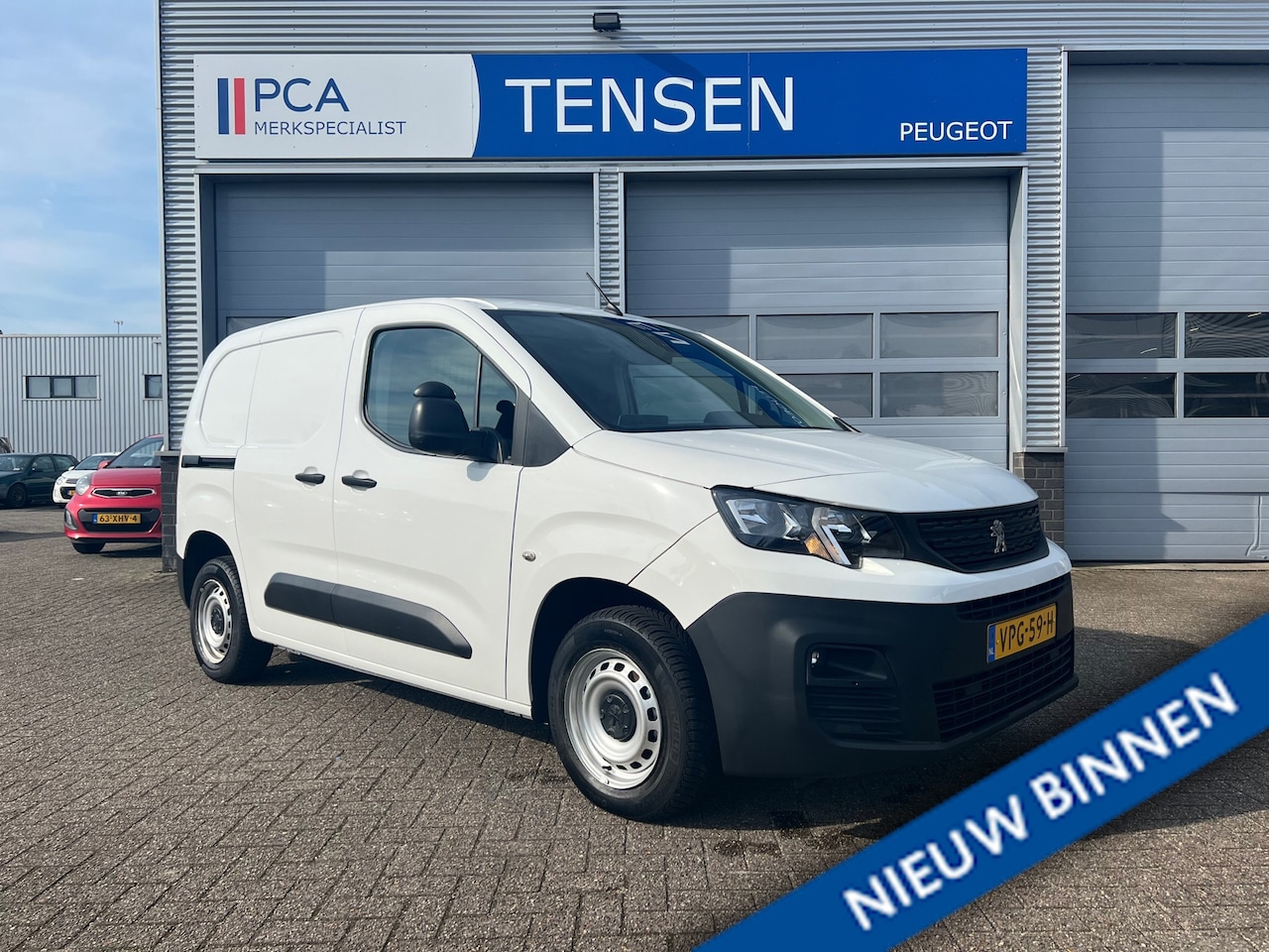 Peugeot Partner - 1.5 100PK BlueHDI Premium | Airco | Parkeersensoren achter | Apple Car Play | Nette bus! | - AutoWereld.nl