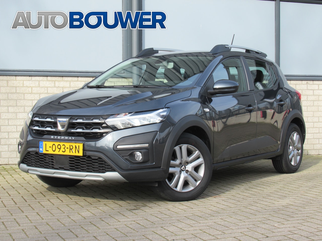 Dacia Sandero Stepway - 1.0 TCe 90 Comfort 1e eigen | dealer onderh | LED kopl | Navi | tr.haak | Climate | Cruise - AutoWereld.nl