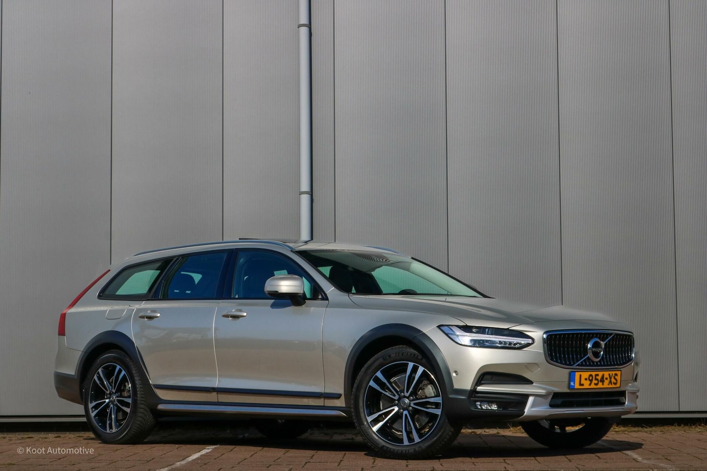 Volvo V90 Cross Country - 2.0 T5 Pro 2.0 T5 Pro - AutoWereld.nl