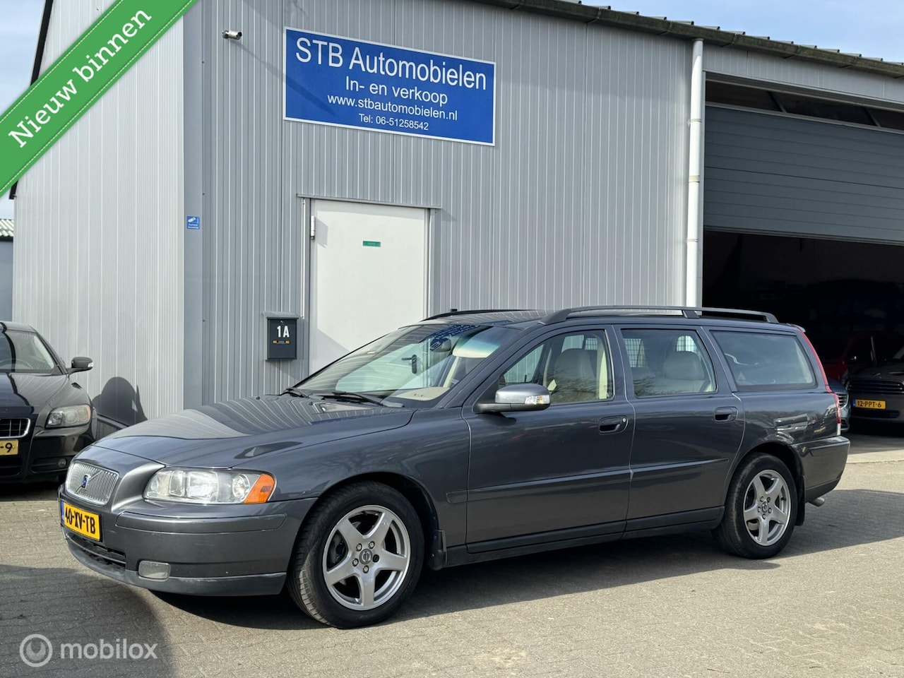 Volvo V70 - 2.4 D5 Edition 2.4D5 Edition, Automaat, Mooie staat - AutoWereld.nl