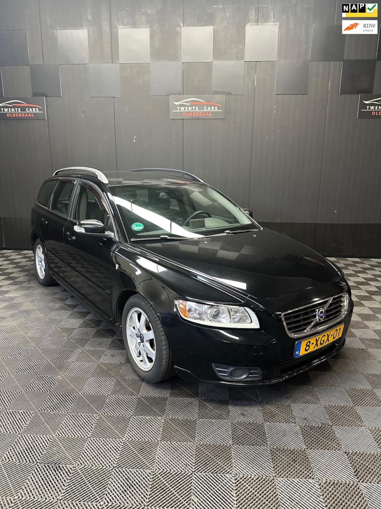 Volvo V50 - 2.0D Summum | Navi | Airco | Stoelverwarming | - AutoWereld.nl