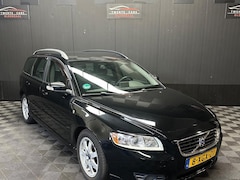 Volvo V50 - 2.0D Summum | Navi | Airco | Stoelverwarming |