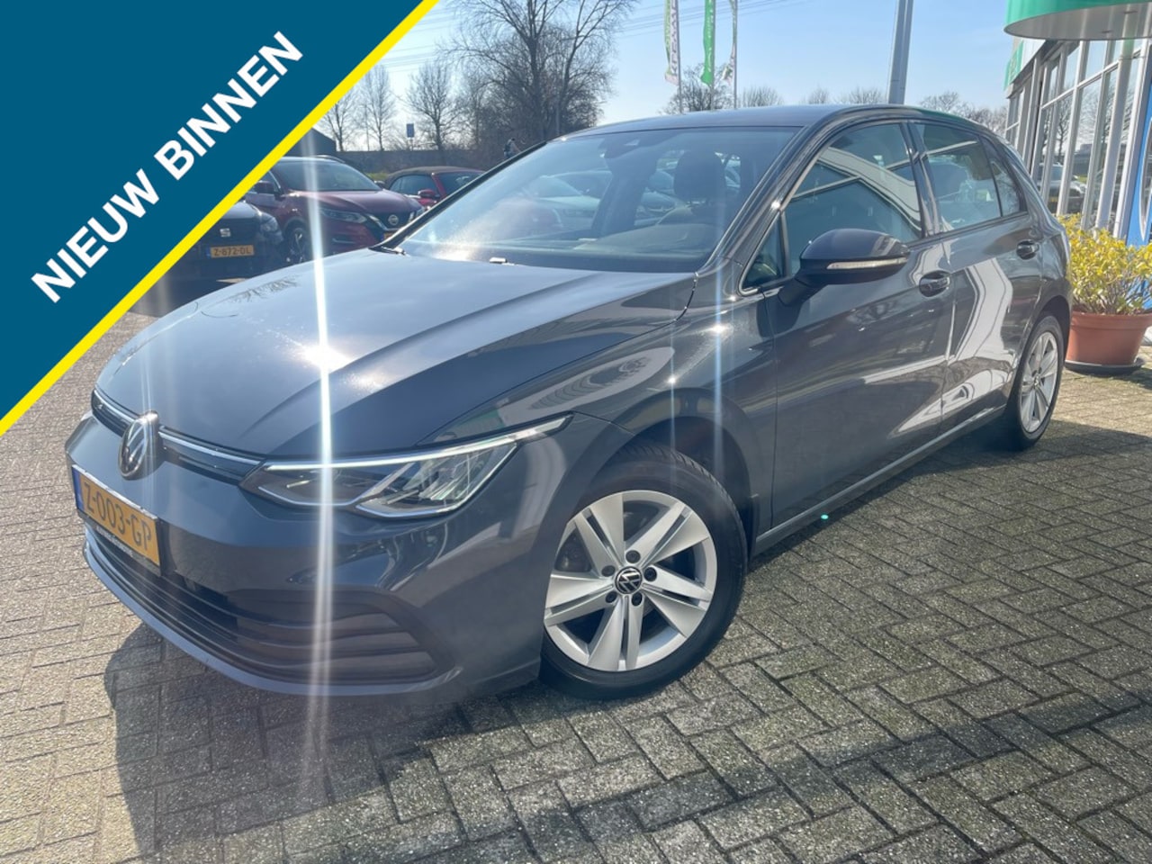 Volkswagen Golf - 1.0 TSI Life 1.0 TSI Life, Nav, Carplay, Camera, Stoel/Stuur verwarming - AutoWereld.nl