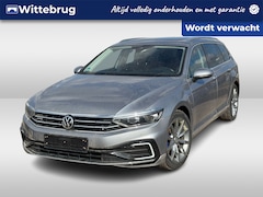 Volkswagen Passat Variant - 1.4 TSI PHEV 218PK GTE Business / Panoramadak / Digitale Cockpit / LED Matrix / Stoelverwa