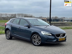 Volvo V40 - 2.0 D2 Nordic+1e Eignr/Automaat/Navi/Stoelverw/Trekhaak/Nap/Boekjes