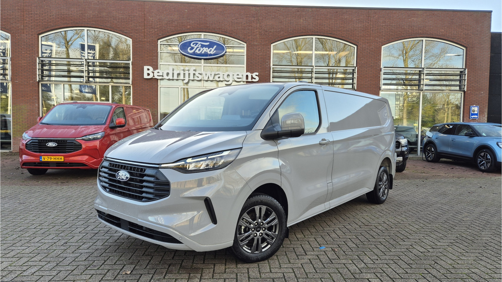 Ford Transit Custom - 320 2.0 TDCI L2H1 Limited 17 inch | LED | Laadruimte pakket |  Direct leverbaar - AutoWereld.nl