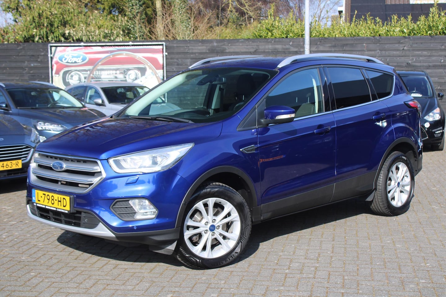 Ford Kuga - 1.5 EcoBoost 150PK 2WD Titanium, Winterpack, Trekhaak - AutoWereld.nl