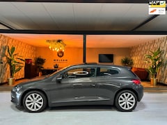 Volkswagen Scirocco - 2.0 TDI Highline Plus NAP Stoelverwarming Pano Navi Cruise Bluetooth Clima Rijklaar