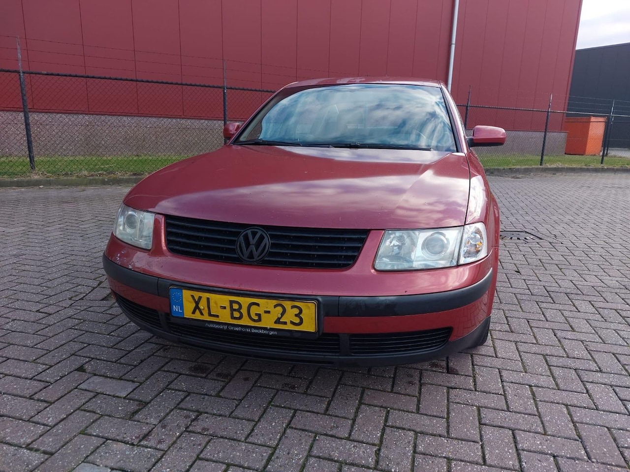 Volkswagen Passat - 1.8-5V Turbo Trendline 1.8-5V Turbo Trendline - AutoWereld.nl