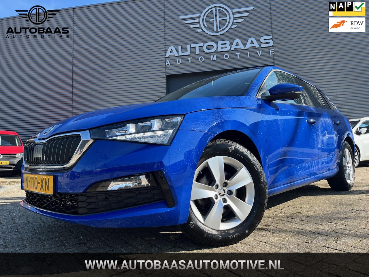 Skoda Scala - 1.0 TSI Ambition AUTOMAAT+NL AUTO+1EIG+NAP+TREKHAAK+AIRCO+NAVIGATIE APPLE CARPLAY+LICHTMET - AutoWereld.nl