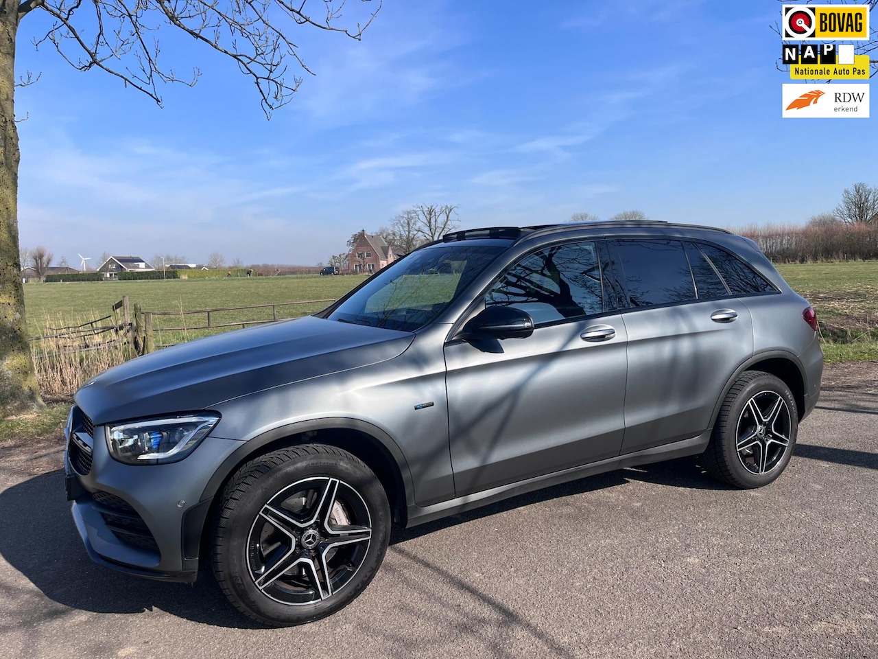 Mercedes-Benz GLC-klasse - 300e 4MATIC AMG, Pano, Sfeer, 360 camera - AutoWereld.nl