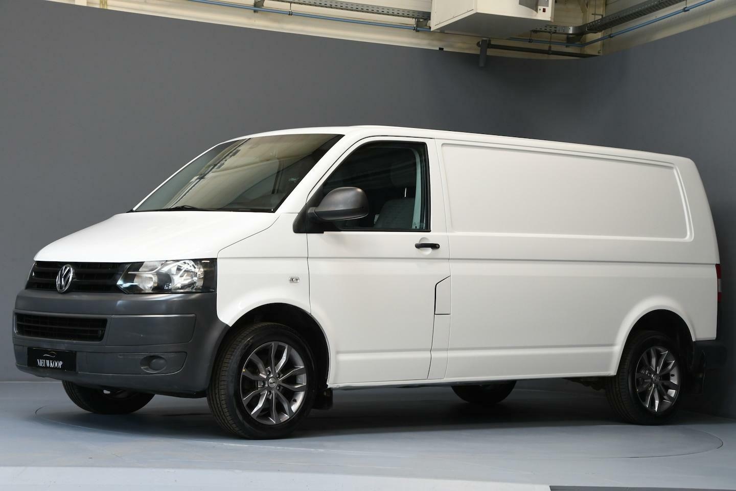 Volkswagen Transporter - 2.0 L2H1 AIRCO | BTW/BPM VRIJ | ELEKT RAMEN - AutoWereld.nl