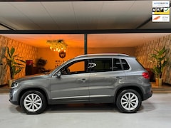 Volkswagen Tiguan - 1.4 TSI Sport&Style Garantie Camera PDC Cruise Clima Navi Stoelverwarming CarPlay Parkeerh