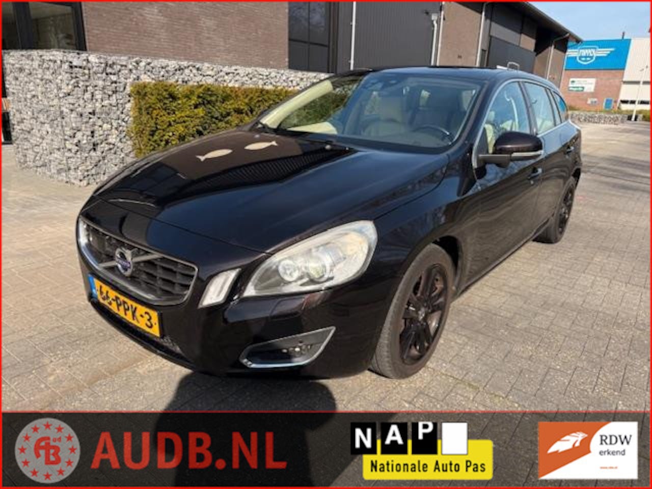 Volvo V60 - 2.0 T5 Summum | AUTOMAAT|LEER | NAVIGATIE | 17 INCH| - AutoWereld.nl