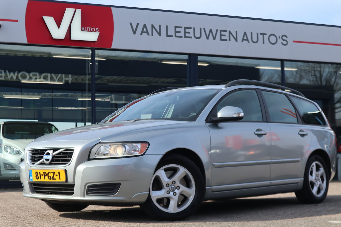 Volvo V50 - 2.0 D3 Kinetic | Navigatie | Climate Control | Trekhaak | - AutoWereld.nl