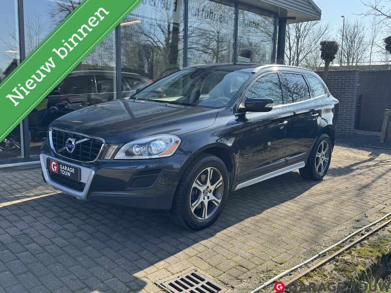 Volvo XC60 - 2.0 T5 Summum Plus Line *Pano, Trekhaak* - AutoWereld.nl