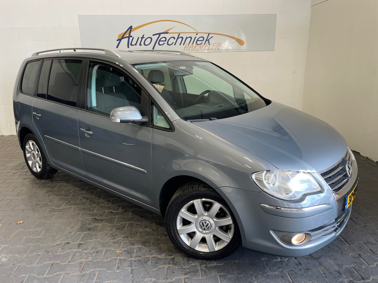 Volkswagen Touran - 1.4 TSI Highline *NL-Auto*Rijklaarprijs* - AutoWereld.nl