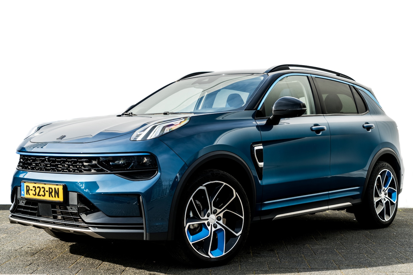 Lynk & Co 01 - 1.5 Plug-in Hybrid 262 Pk I Panoramadak I 75 km Elektrisch I 360 Camera I Infinity Audio I - AutoWereld.nl