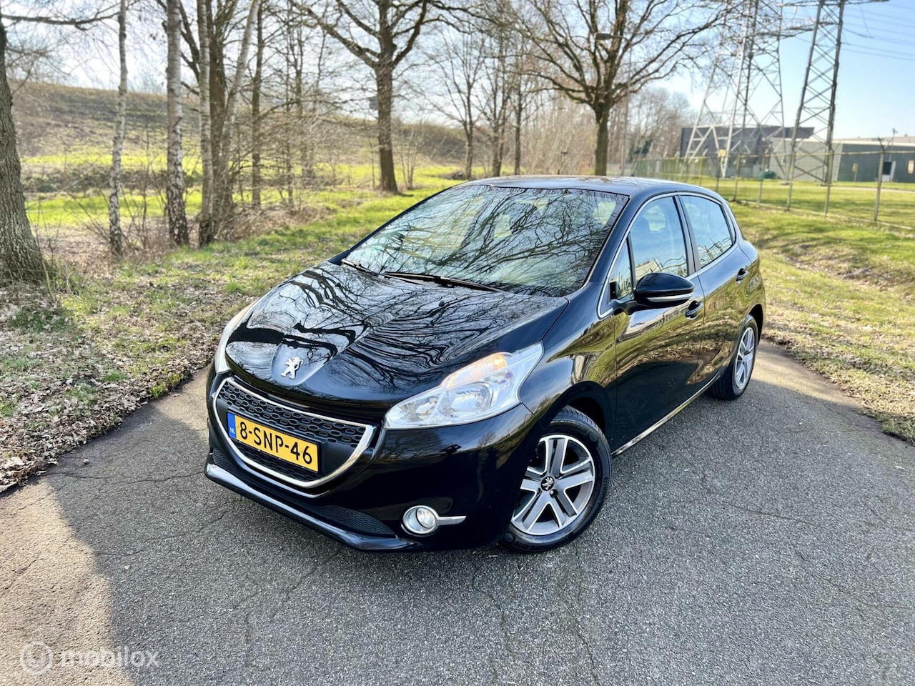 Peugeot 208 - 1.2 VTi Zwart PDC Navi Airco Automaat NAP ✅ - AutoWereld.nl