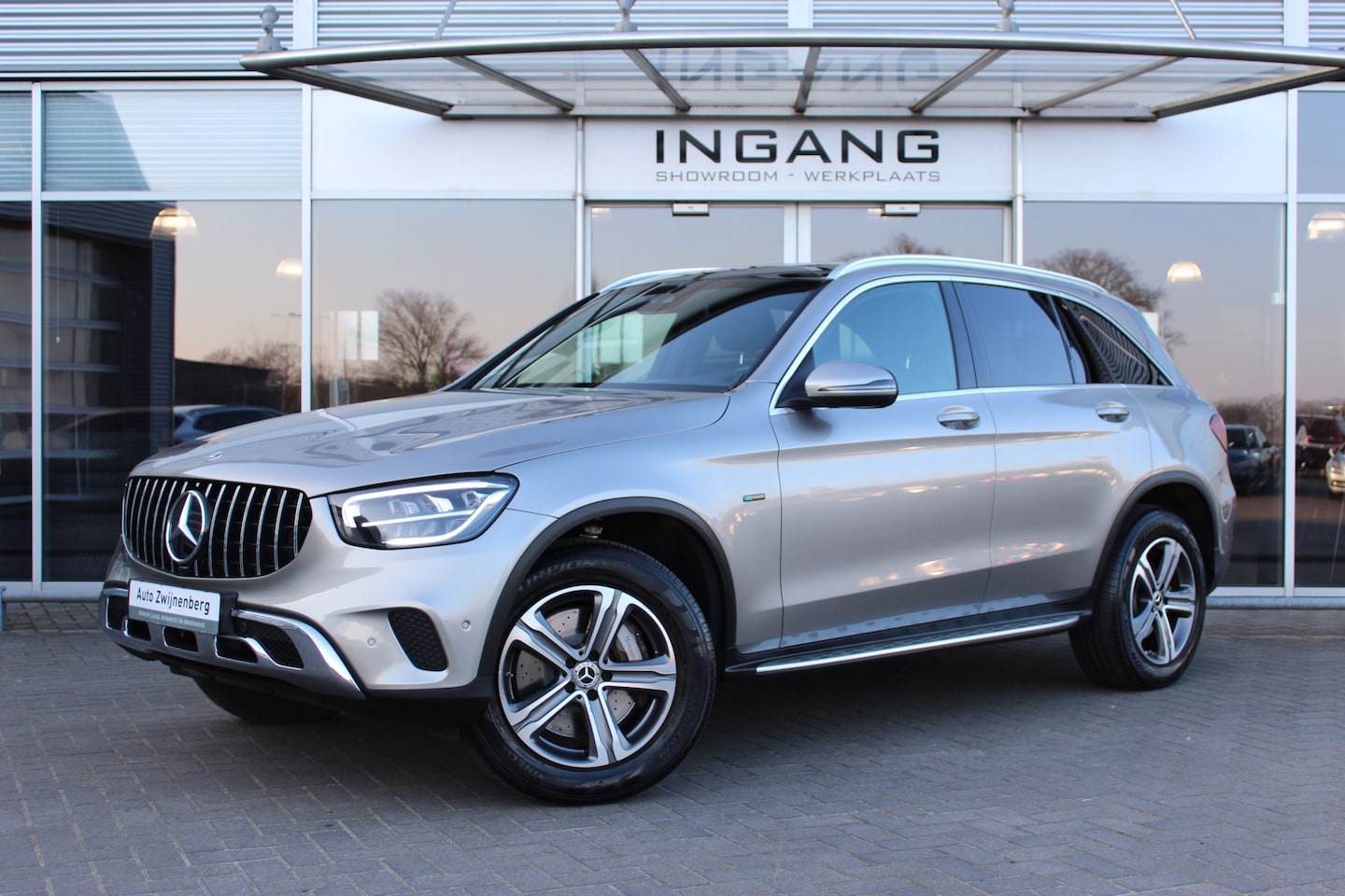 Mercedes-Benz GLC-klasse - 300e 4MATIC | Pano | Trekhaak | Memory - AutoWereld.nl