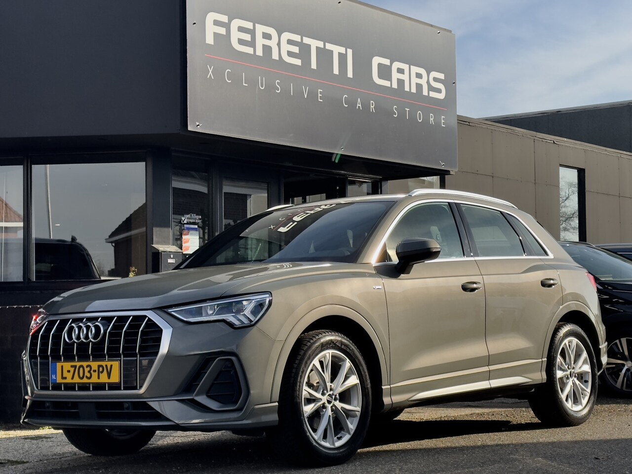 Audi Q3 - 35 TFSI AUT7 S-LINE LEDER NAVI DIGI-DASH CARPLAY LED 18 INCH-LMV PDC - AutoWereld.nl