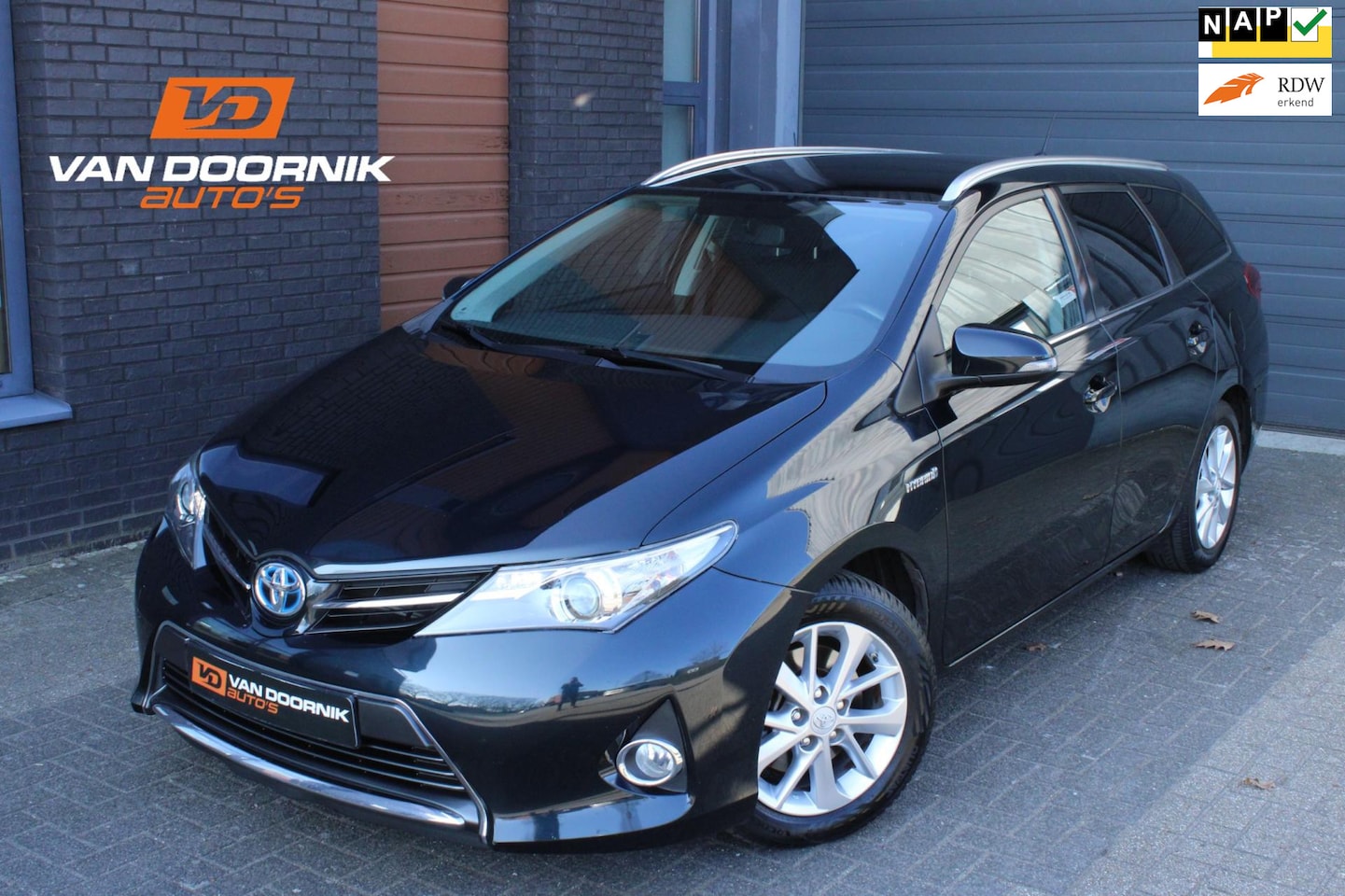 Toyota Auris Touring Sports - 1.8 Hybrid Lease Dealer Automaat/Dealer Onderhouden/Cruise Control - AutoWereld.nl