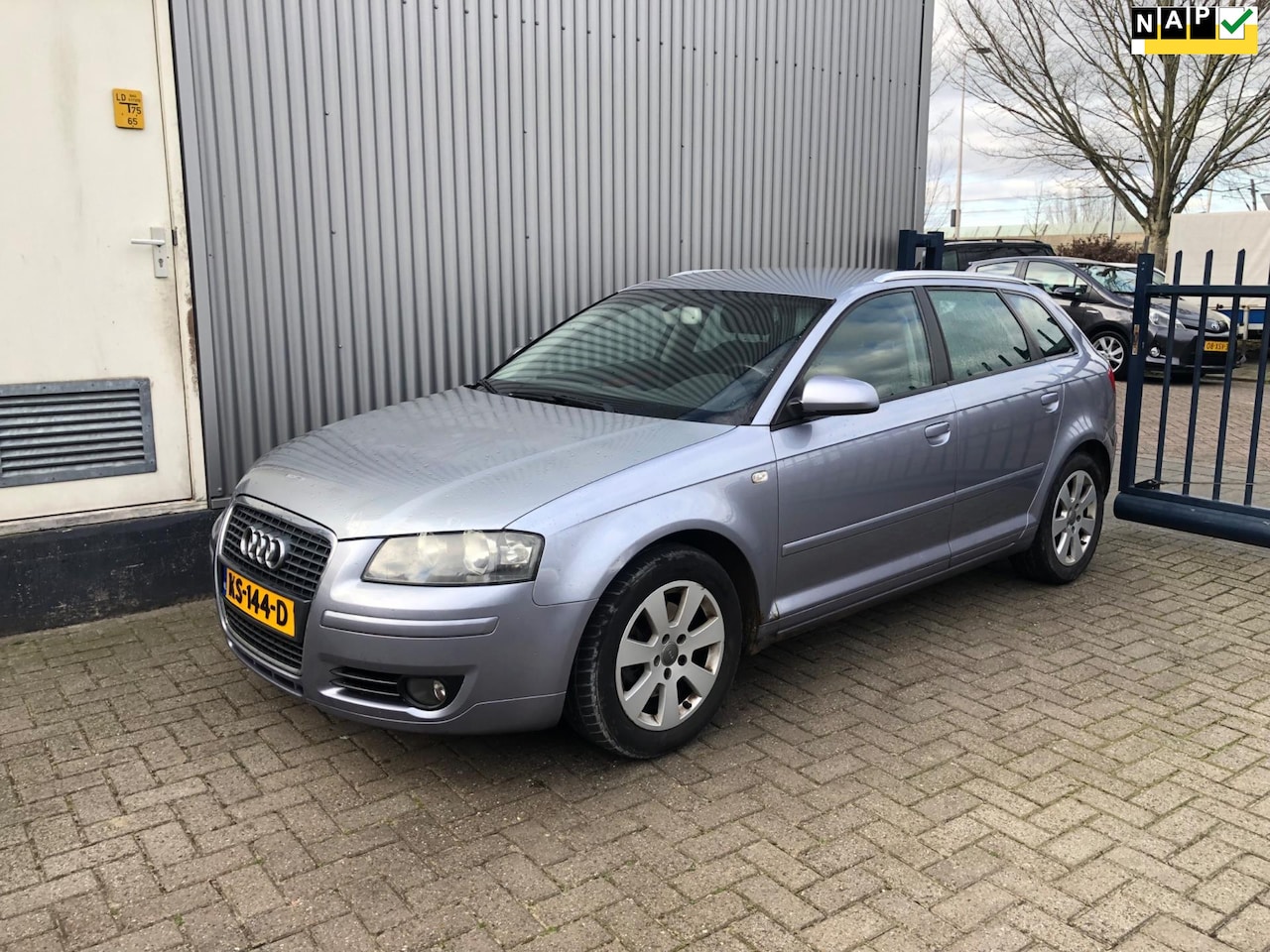 Audi A3 Sportback - 2.0 FSI Attraction Pro Line 2.0 FSI Attraction Pro Line - AutoWereld.nl