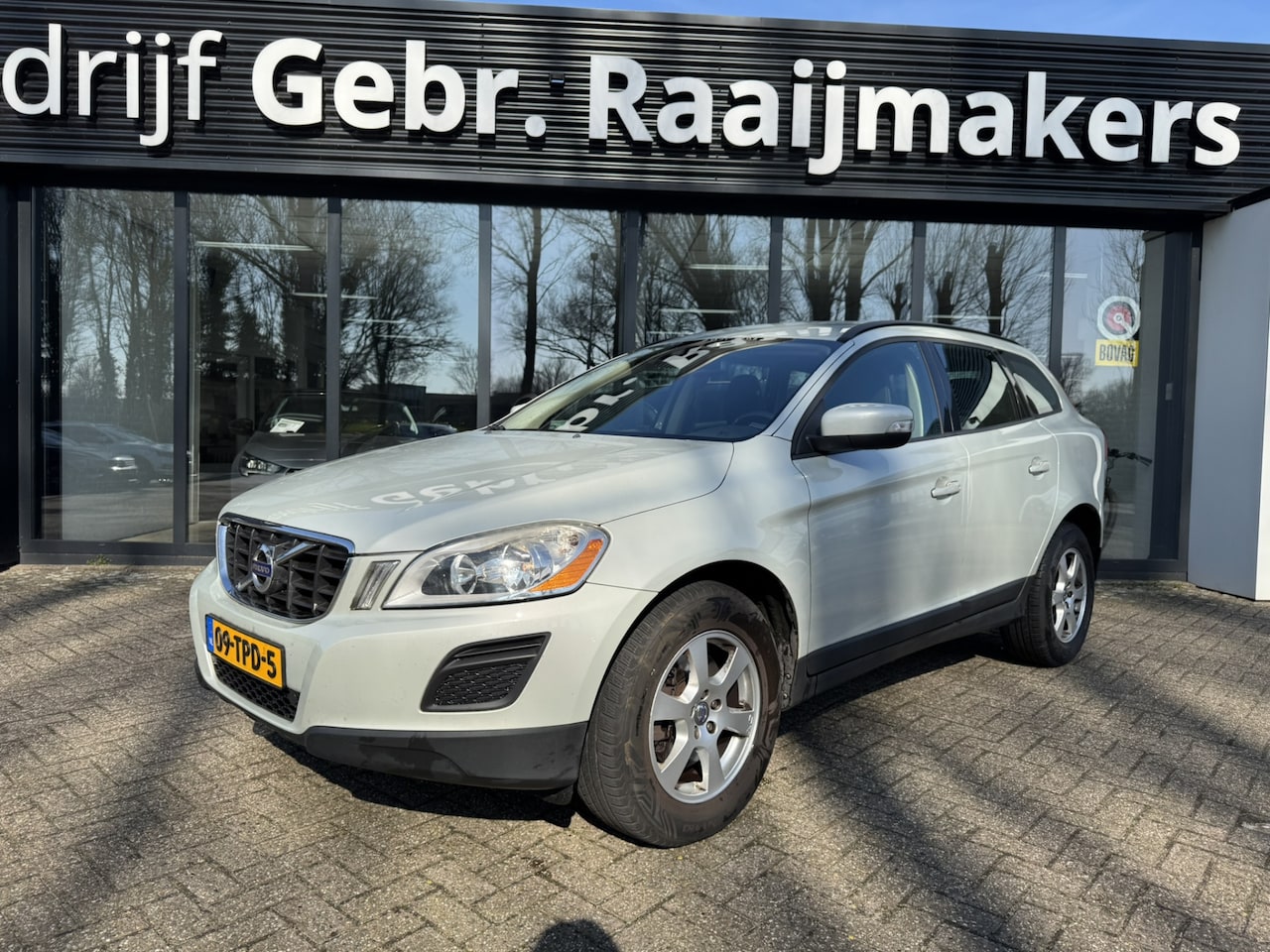 Volvo XC60 - 2.0 D3 Kinetic *Navi*ECC*EXPORT/EX.BPM* - AutoWereld.nl