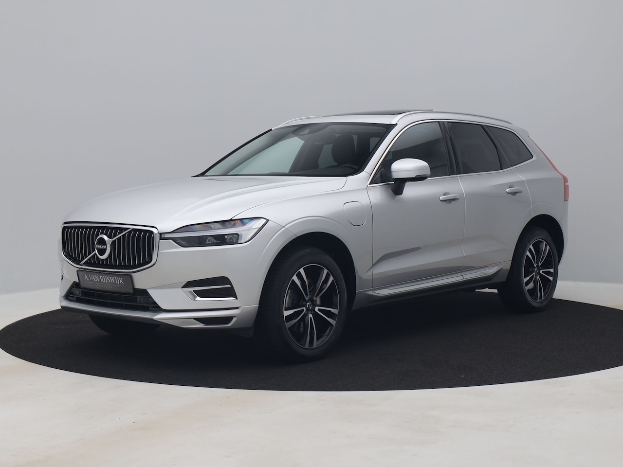 Volvo XC60 - 2.0 Recharge T6 AWD Business Pro | PANO | CAMERA | KEYLESS - AutoWereld.nl