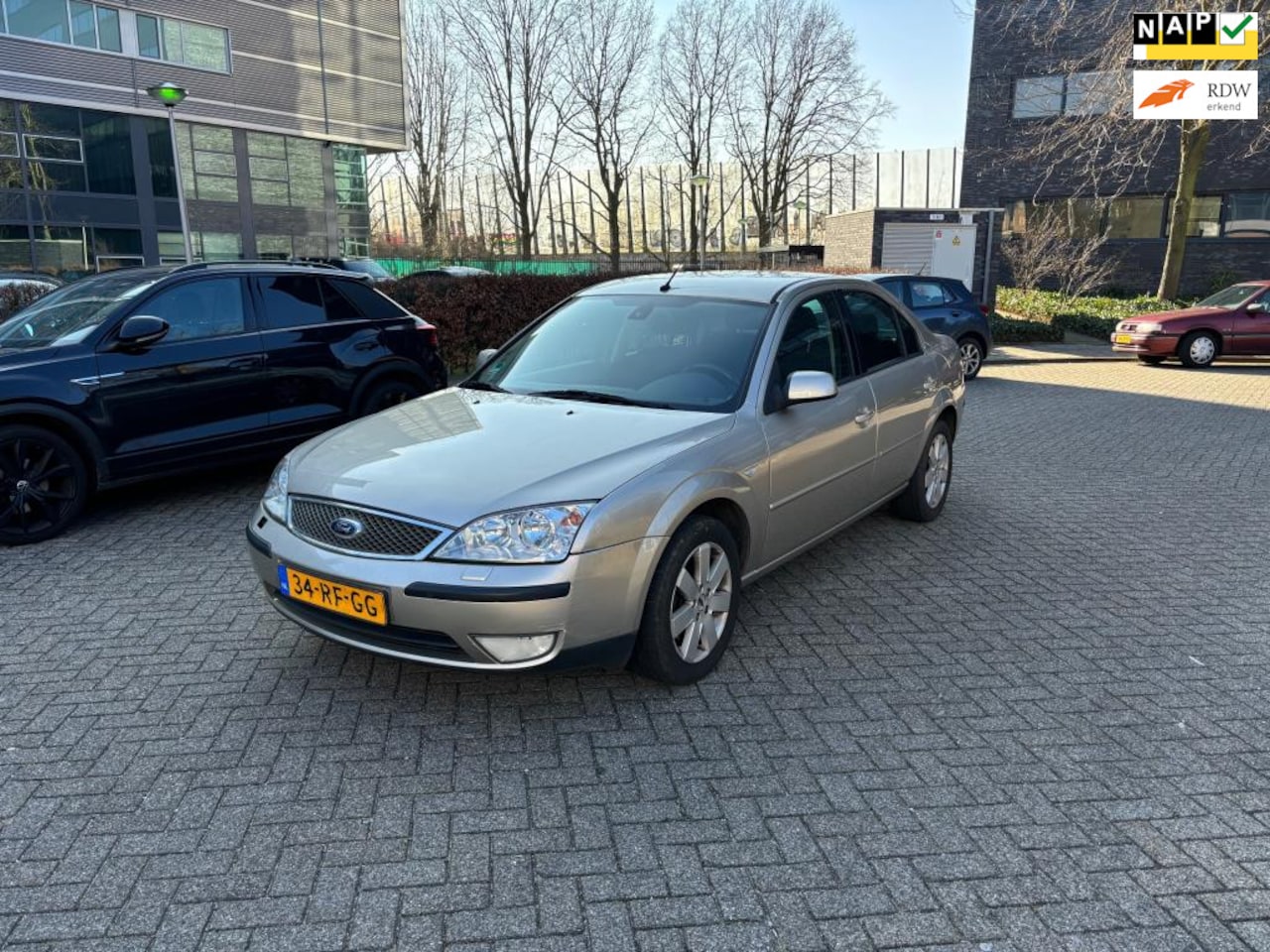 Ford Mondeo - 2.0-16V Futura airco apk boekjes - AutoWereld.nl