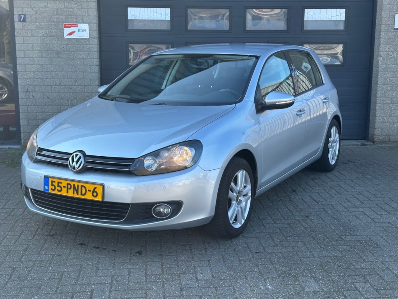 Volkswagen Golf - 1.4 TSI Highline / 5DRS / Navi / Alcantara / 6Bak / PDC / NAP - AutoWereld.nl