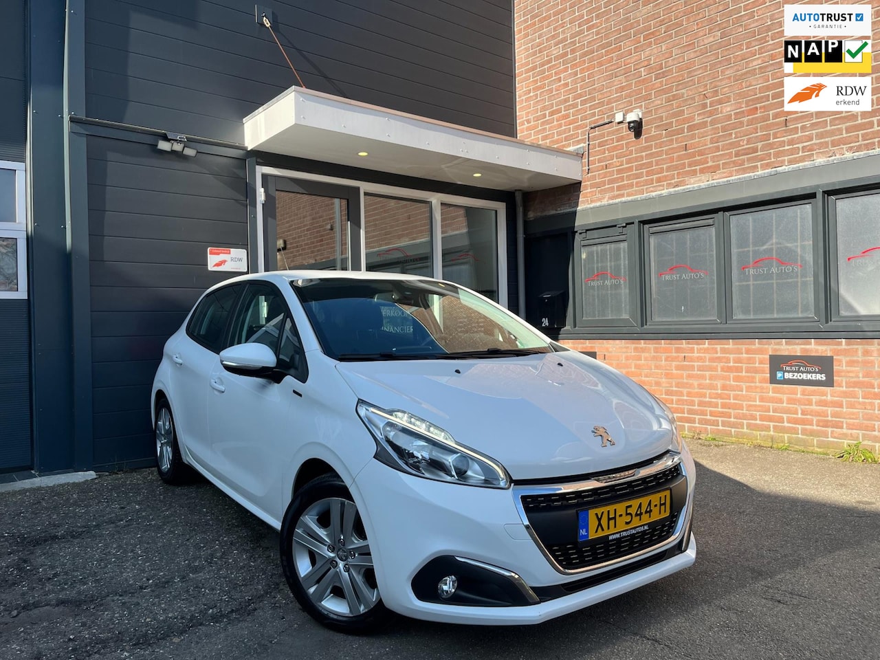 Peugeot 208 - 1.2 PureTech Signature|Nap|Pdc|Cruise|Navi|Led - AutoWereld.nl