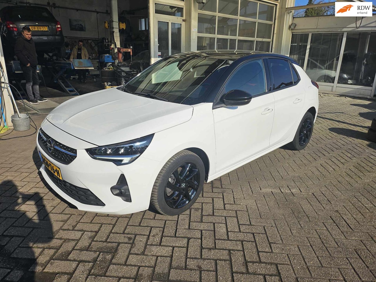 Opel Corsa - 1.2 GS Line-Navi-Parksensor-Carplay-Camera. - AutoWereld.nl