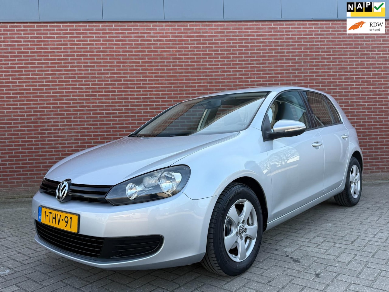 Volkswagen Golf - 1.6 Trendline / Automaat / Airco / elektrische ramen - AutoWereld.nl