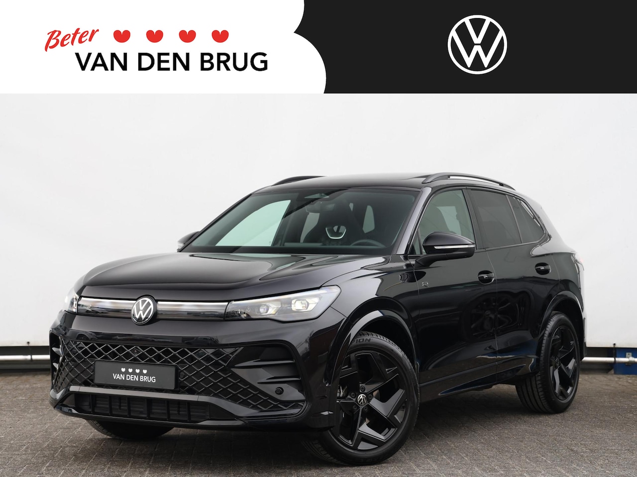 Volkswagen Tiguan - 1.5 eTSI R-Line Edition 150pk DSG I Black Style | LED Matrix I Panoramadak I Keyless I Sid - AutoWereld.nl