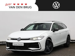 Volkswagen Passat Variant - 1.5 eHybrid R-Line Edition | Black style | Panoramadak | 19" inch lm velgen | Navigatie |