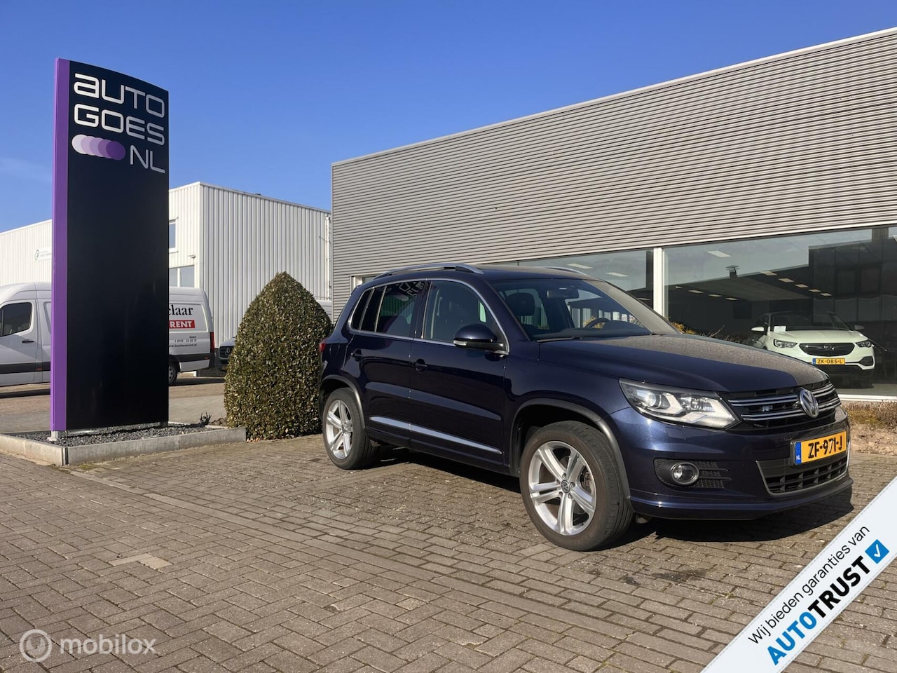 Volkswagen Tiguan - 1.4 TSI R-Line Edition Leer Pano Xenon - AutoWereld.nl