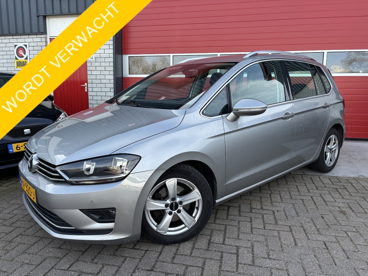 Volkswagen Golf Sportsvan - 1.4 TSI Highline AUTOMAAT / CARPLAY / TREKHAAK /  CAMERA / NAVI / CLIMA / PDC / BLUETOOTH - AutoWereld.nl