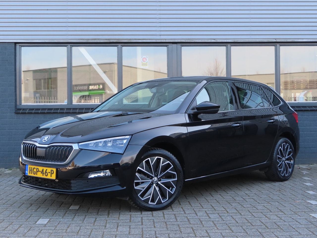 Skoda Scala - 1.0 TSI Style | panodak | adaptive cruise | stuurwiel + stoelen verwarmd | elektrische ach - AutoWereld.nl