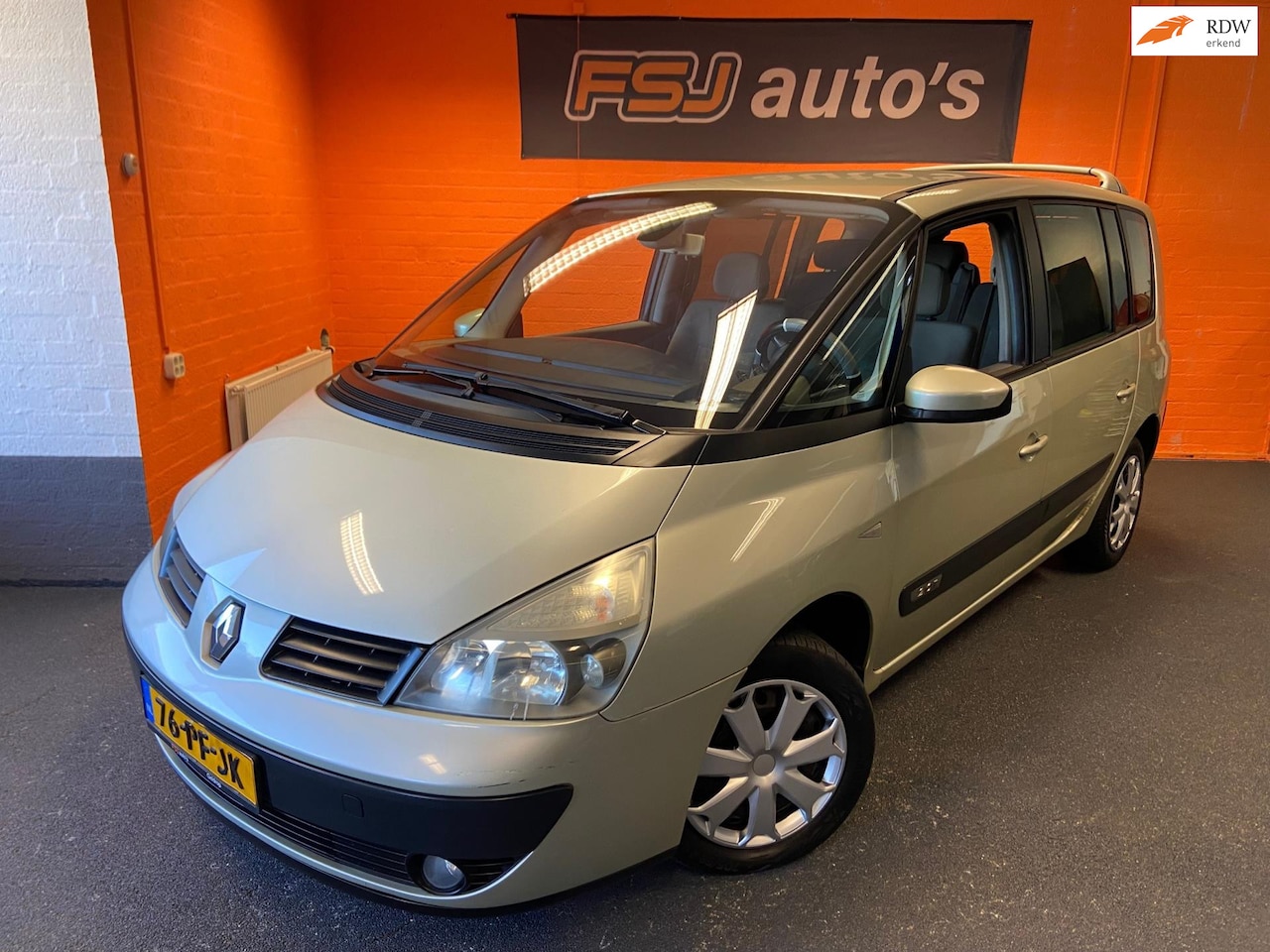 Renault Espace - 2.0 T Expression 6 Persoons / Airco / Cruisecontrol - AutoWereld.nl