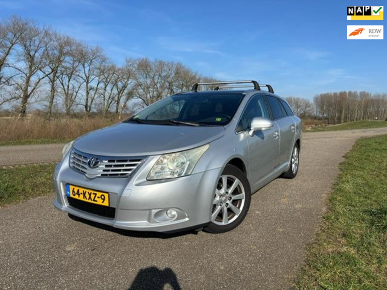 Toyota Avensis Wagon - 2.0 VVTi Business airco 317125 km bj 2010 panorama dak - AutoWereld.nl