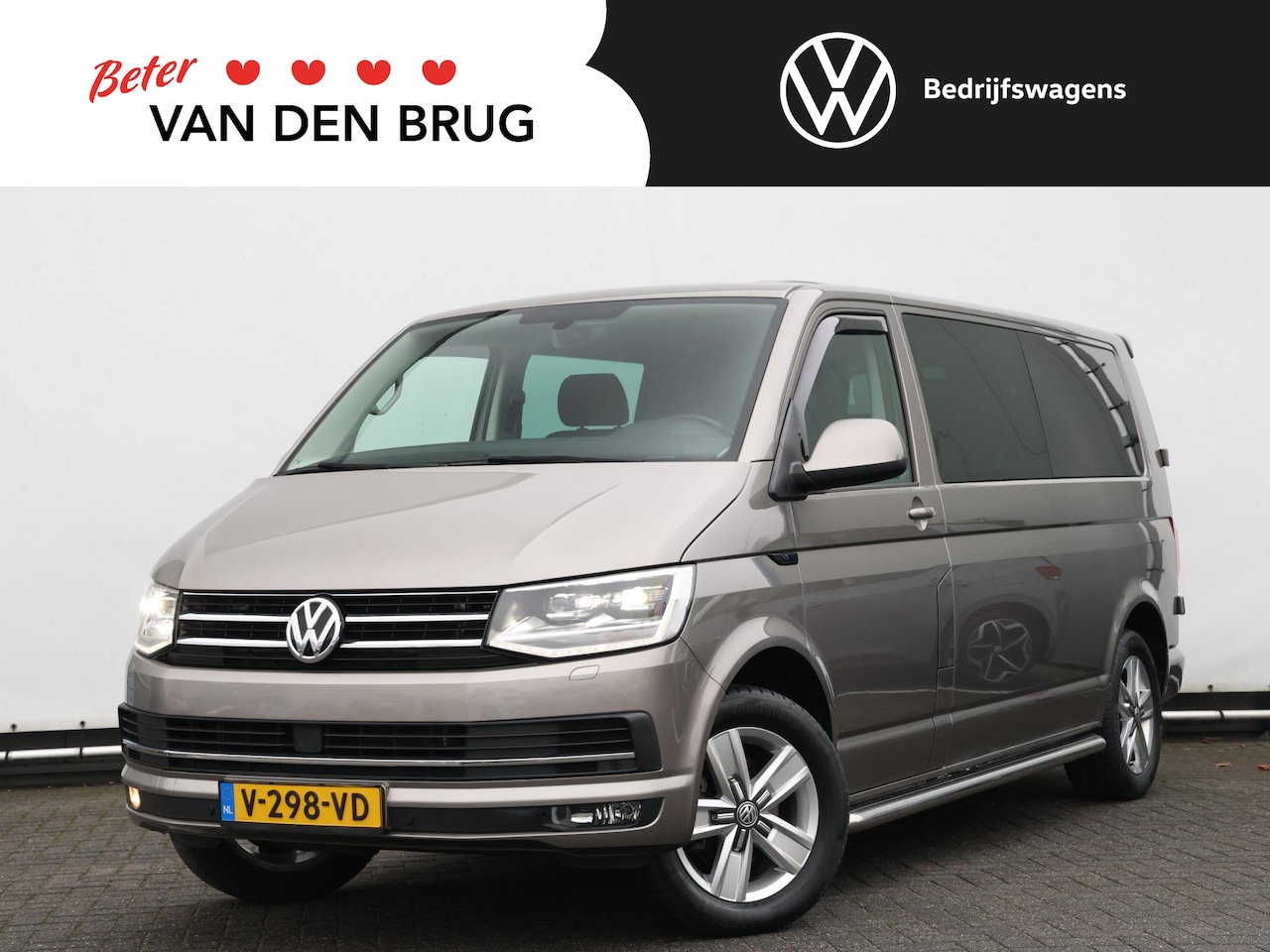 Volkswagen Transporter - 2.0TDI 150PK DSG L2H1 DC Highline Exclusive | Airco | ACC | LED | 2x Schuifdeur | Navi | S - AutoWereld.nl