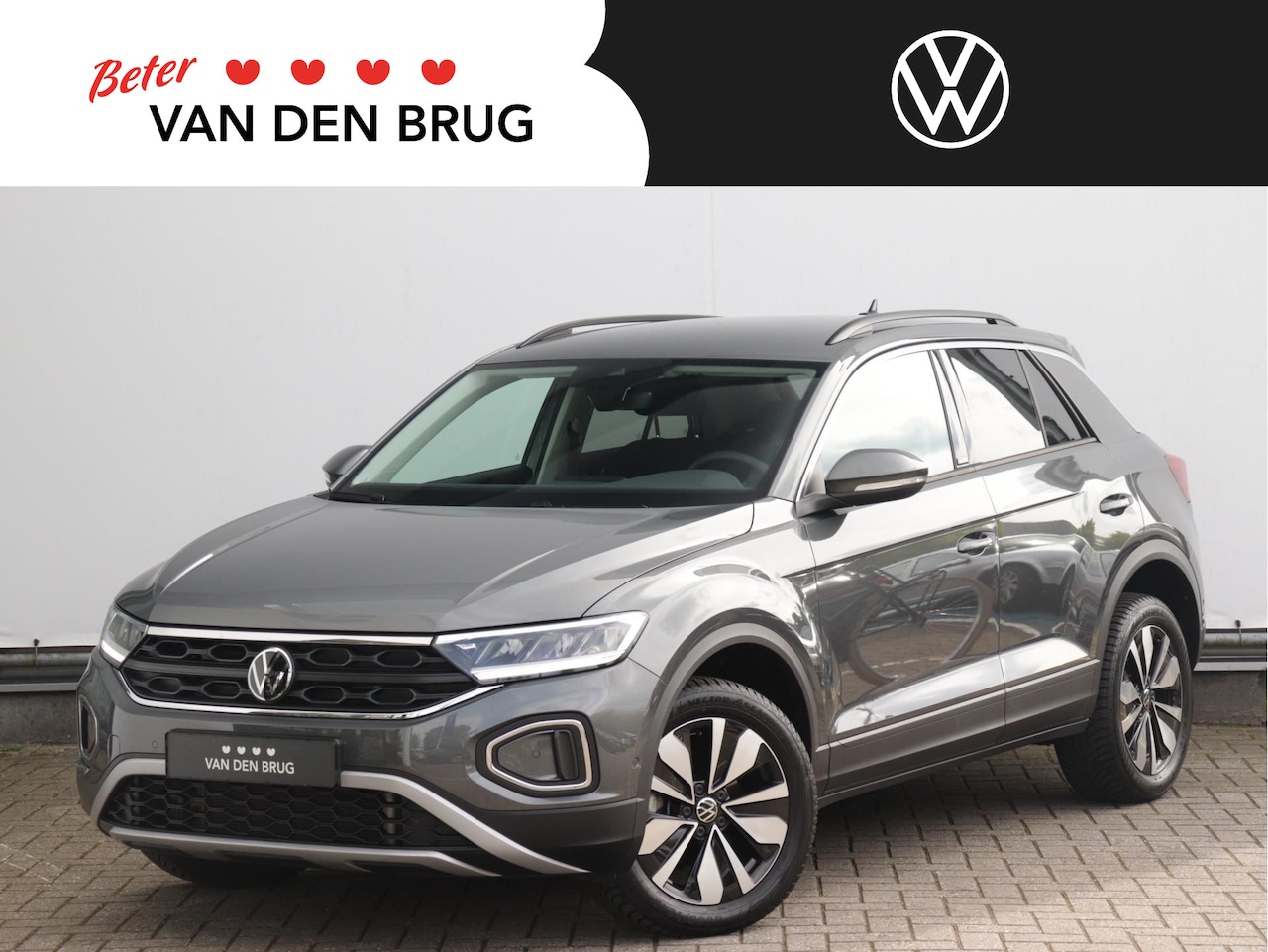 Volkswagen T-Roc - 1.5 TSI Life 150pk DSG | Camera | All-Season | Adaptive Cruise | Stoelverwarming | Parkeer - AutoWereld.nl