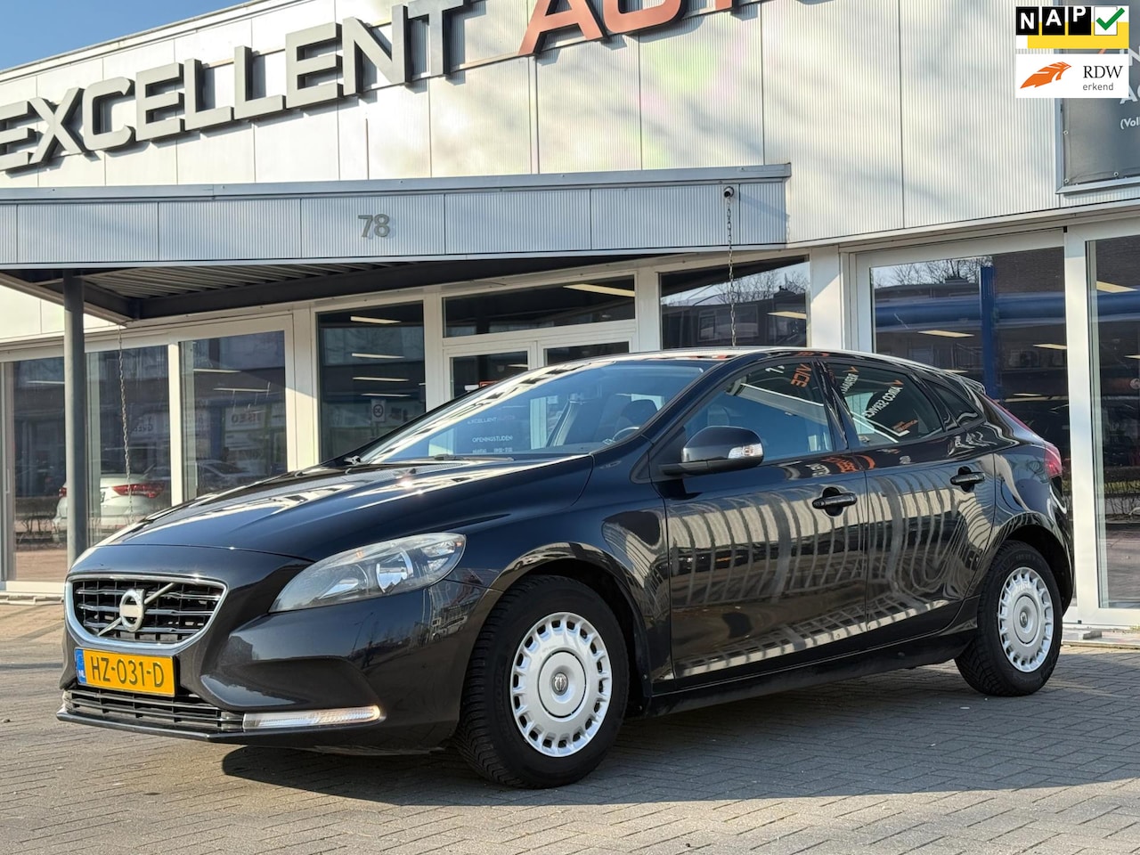 Volvo V40 - 1.6 D2 Kinetic - Navigatie - AutoWereld.nl